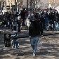 Estudantes e policiais entram em choque no Chile; cem mil saem às ruas de Santiago para protestar 
