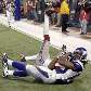 Sidney Rice (roxo) marca touchdown para o Vikings, que arrasa o Giants pela NFL Sidney Rice (roxo) marca touchdown para o Vikings, que arrasa o Giants pela NFL