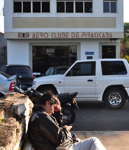 Aero Clube de Piracicaba, proprietários do avião bi motor que caiu na Serra de São Pedro.17/05/2011 