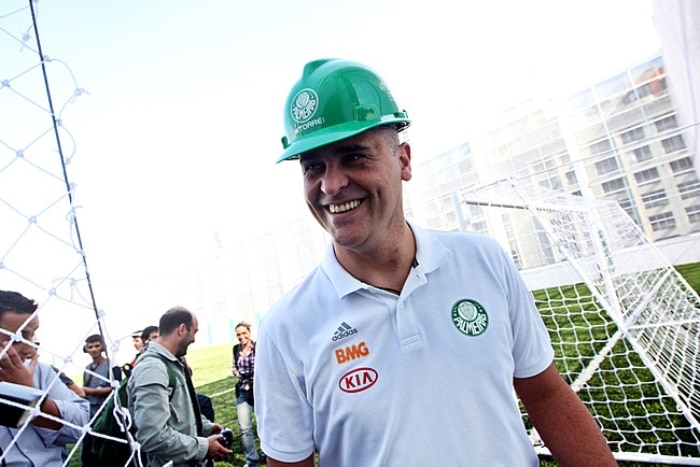 Jogadores e comissão técnica do Palmeiras visitam obras da Arena Palestra