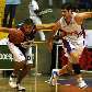 NBB: Rômulo, do Joinville, e Guilherme, do Franca, correm pela bola NBB: Rômulo, do Joinville, e Guilherme, do Franca, correm pela bola