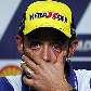 Valentino Rossi gesticula em entrevista coletiva da MotoGP na Malásia