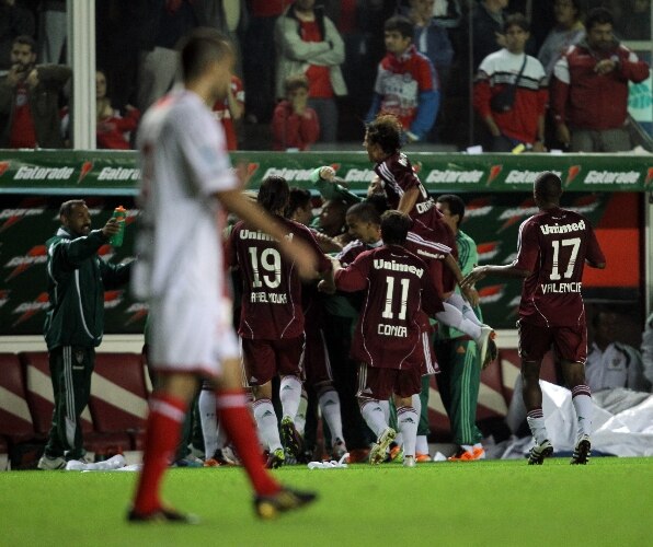 Fluminense vence fora de casa e garante classificação na Libertadores