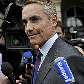 Martin Whitmarsh, CEO da McLaren, deixa sede da FIA após julgamento