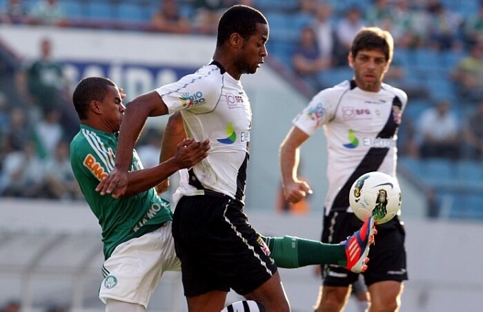 Palmeiras recebe o Vasco tentando manter o alto astral