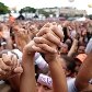 Festa organizada por centrais sindicais reúne milhares em São Paulo