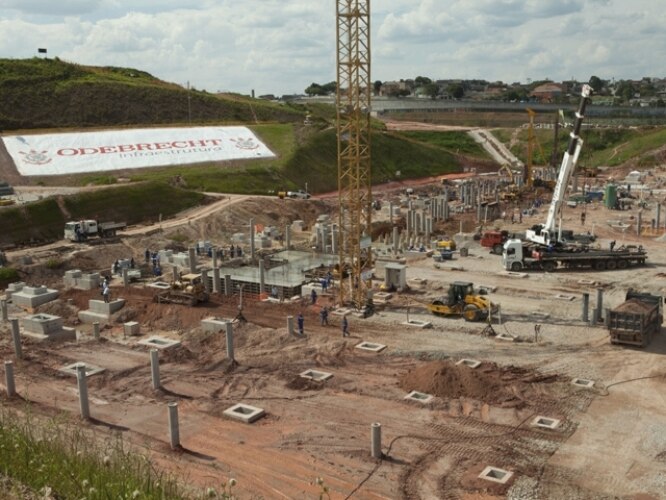 Estádio do Corinthians, que receberá a abertura da Copa, completa um ano de obras
