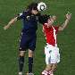 Dividida de bola entre Haedo, do Paraguai, e o espanhol Puyol