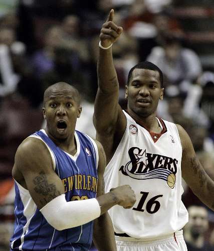 West, do Hornets, reage à confirmação dos pontos de Speights, dos 76ers