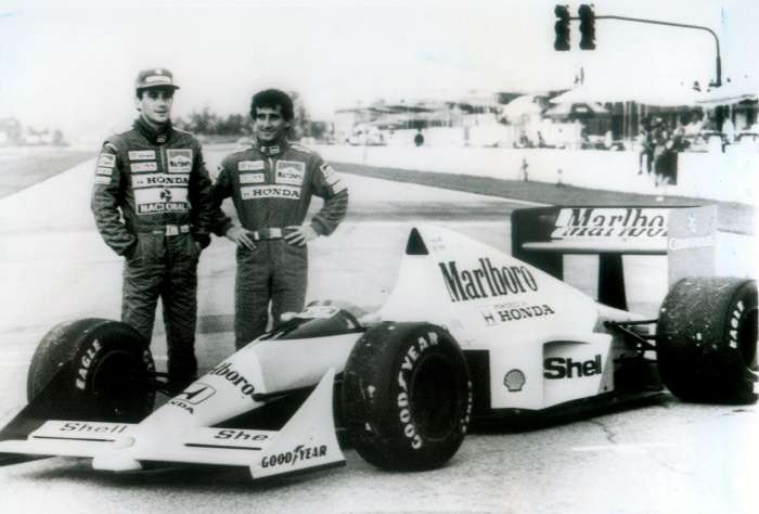 Senna e Prost posam com McLaren MP4-5, antes da temporada 1989 da F-1