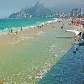 Mar avança e ocupa espaço onde antes era areia usada por banhistas em Ipanema. 10/07/2010