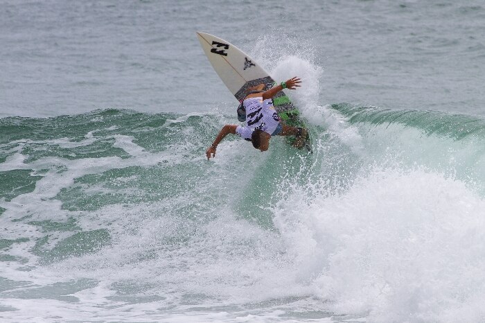 Disputa acirrada pelo título mundial Pro Junior da ASP