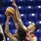 Varejão disputa bola com Kendall em Brasil 87 x 69 Canadá em Porto Rico Varejão disputa bola com Kendall em Brasil 87 x 69 Canadá em Porto Rico