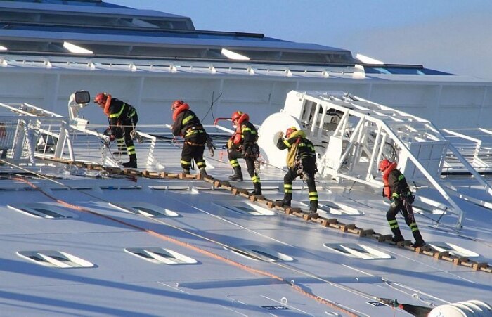 Autoridades ainda trabalham em buscas no navio Costa Concordia