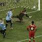 Chute do uruguaio Diego Forlan vaza a meta do goleiro ganês Kingson Chute do uruguaio Diego Forlan vaza a meta do goleiro ganês Kingson