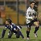 Iarley comemora o primeiro gol do Corinthians nos 3 a 0 sobre o Grêmio Prudente, no Pacaembu