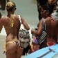 Tarde de domingo com sol leva cariocas à praia de Ipanema