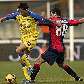 Thiago Motta tenta parar Pinzi, do Chievo