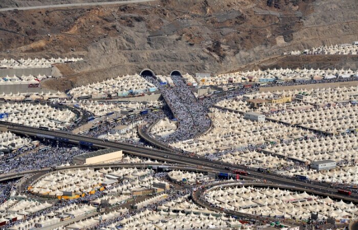 Muçulmanos celebram a Festa do Sacrifício na cidade de Mina, na Arábia Saudita