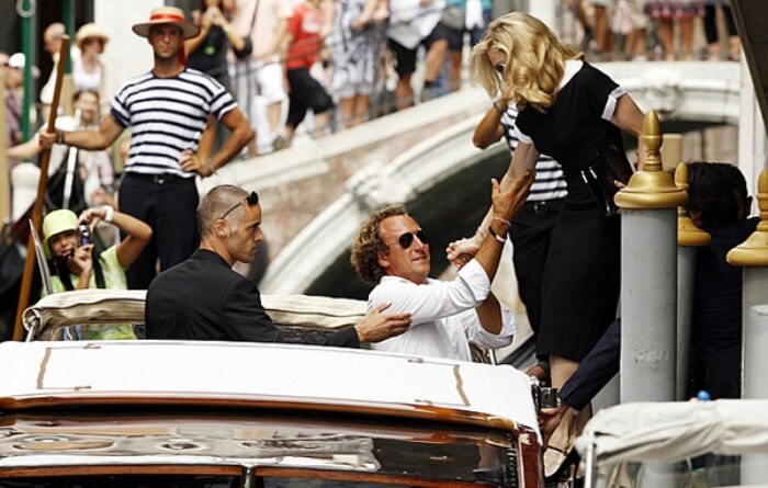 Madonna chega a Veneza e causa frisson