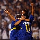 Esportes - Com Tevez e Delgado no ataque, o Boca garantiu o resultado já em La Bombonera, fazendo 2 a 0.  - Foto: Robson Fernandjes/AE