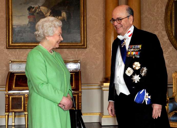 Rainha Elizabeth II recebe embaixador do Brasil em Londres