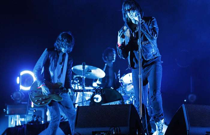 Nick Valensi, da esquerda,  Fabrizio Moretti e Julian Casablancas do Strokes noLollapalooza