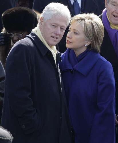 Clinton e Hillary durante a cerimônia de posse de Obama