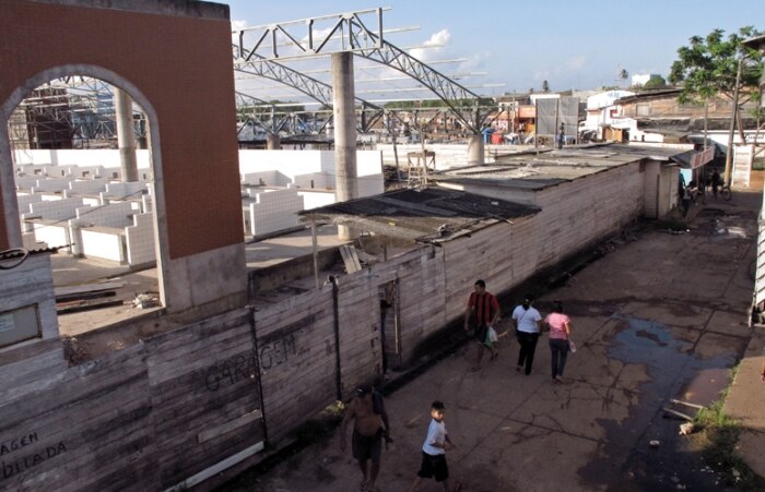 Moradores reclamam de atraso nas obras da Feira do Igarapé das Mulheres