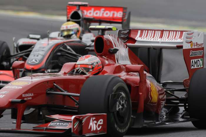 Campeões em Interlagos, em 2007 e 2008, Raikkonen e Hamilton se encontram na pista