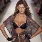 Desfile da Beach Bunny Swimwear 2011 na Mercedes-Benz Fashion Week moda praia em Miami, na sexta