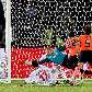 Mauro Boselli faz o gol do Estudiantes contra o Barcelona na final do Mundial de Clubes