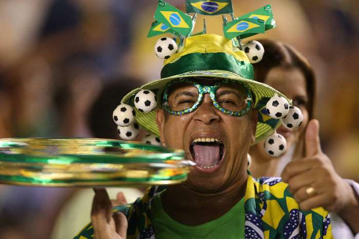A torcida brasileira mostra sua cara no Maracanã