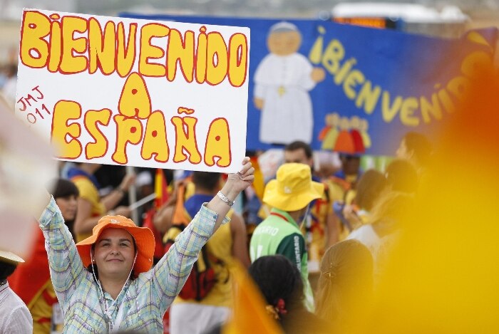 Bento XVI censurou mentalidade de lucro a qualquer preço que está por trás da crise na Europa