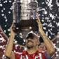 Verón, do Estudiantes, levanta a taça da Copa Libertadores 2009