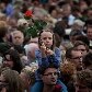 Milhares se reúnem em frente à Prefeitura de Oslo para homenagear as vítimas dos atentados Milhares se reúnem em frente à Prefeitura de Oslo para homenagear as vítimas dos atentados