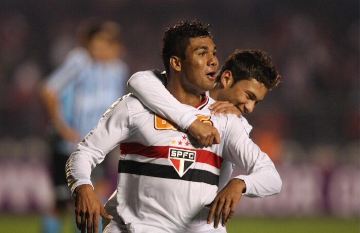 Casemiro e Marlos comemoram a vitória do São Paulo sobre o Grêmio
