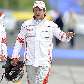 Timo Glock, da Toyota, caminha pelos boxes de Nurburgring, na Alemanha