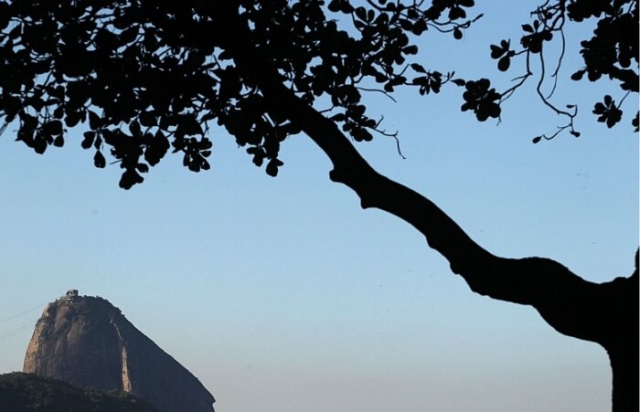 Copacabana completa 120 anos