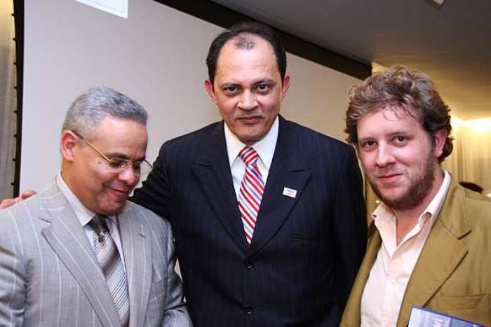 Com apresentação de Zeca Baleiro, Fapema lança O Maranhão que Vi, na Livraria da Vila. Segunda, 26. Com apresentação de Zeca Baleiro, Fapema lança O Maranhão que Vi, na Livraria da Vila. Segunda, 26.