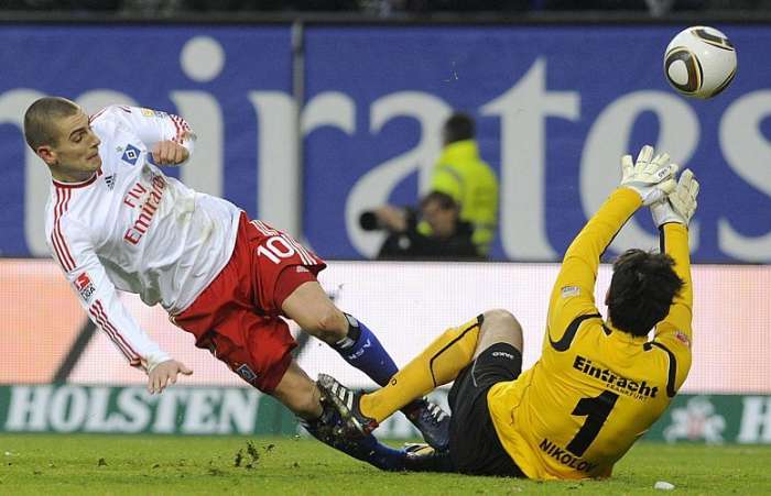 Oka Nikolov ajuda Frankfurt a garantir empate sem gol com Hamburgo