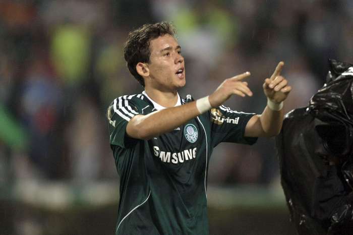 Keirrison vibra com gol em Palmeiras 2 x 1 Coritiba no Brasileirão