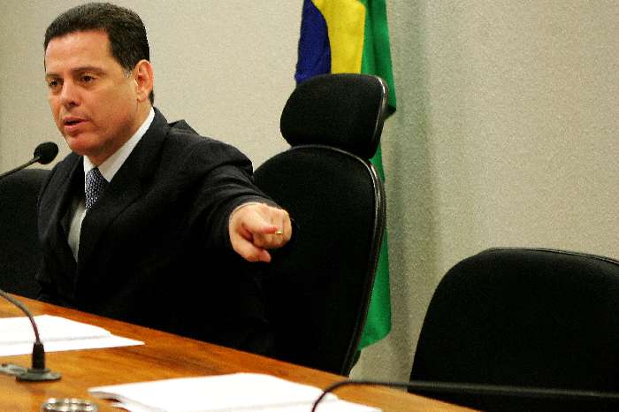 Oposição volta atrás e retira requerimento de depoimento da ministra Dilma