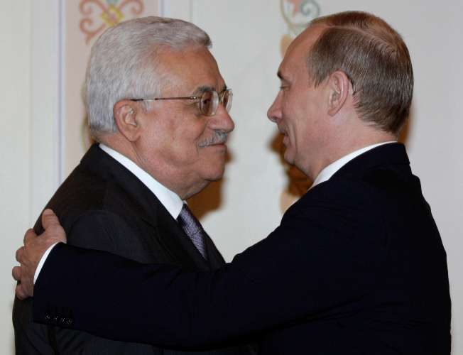 Vladimir Putin recebe Mahmoud Abbas