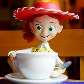 Jessie prova um cafezinho no Le Tartine Jessie prova um cafezinho no Le Tartine