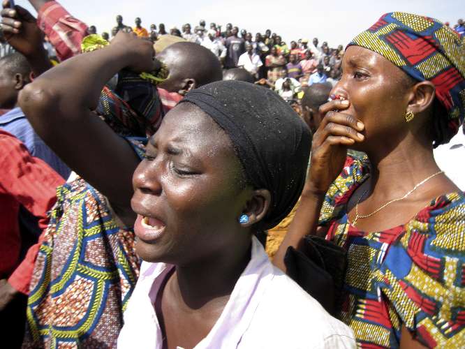Pessoas se assustam ao ver cristãos mortos por questões religiosas na Nigéria