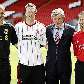 O técnico Roy Hodgson posa com os reforços do Liverpool: Cole (dir.), Wilson (2.º esq) e Jovanovic O técnico Roy Hodgson posa com os reforços do Liverpool: Cole (dir.), Wilson (2.º esq) e Jovanovic