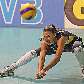 A oposto Sheilla defende bola em treino da seleção brasileira feminina de vôlei para o Grand Prix