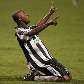 Reinaldo comemora gol em Botafogo 3 x 1 Atlético-MG no Engenhão Reinaldo comemora gol em Botafogo 3 x 1 Atlético-MG no Engenhão