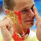 O brasileiro César Cielo Filho se emociona ao receber a medalha de ouro. 16/08/08